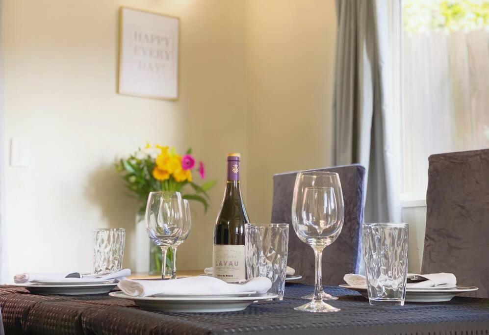 Hideaway Rima - In The Cbd Apartment Queenstown Bagian luar foto