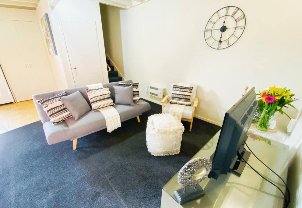 Hideaway Rima - In The Cbd Apartment Queenstown Bagian luar foto