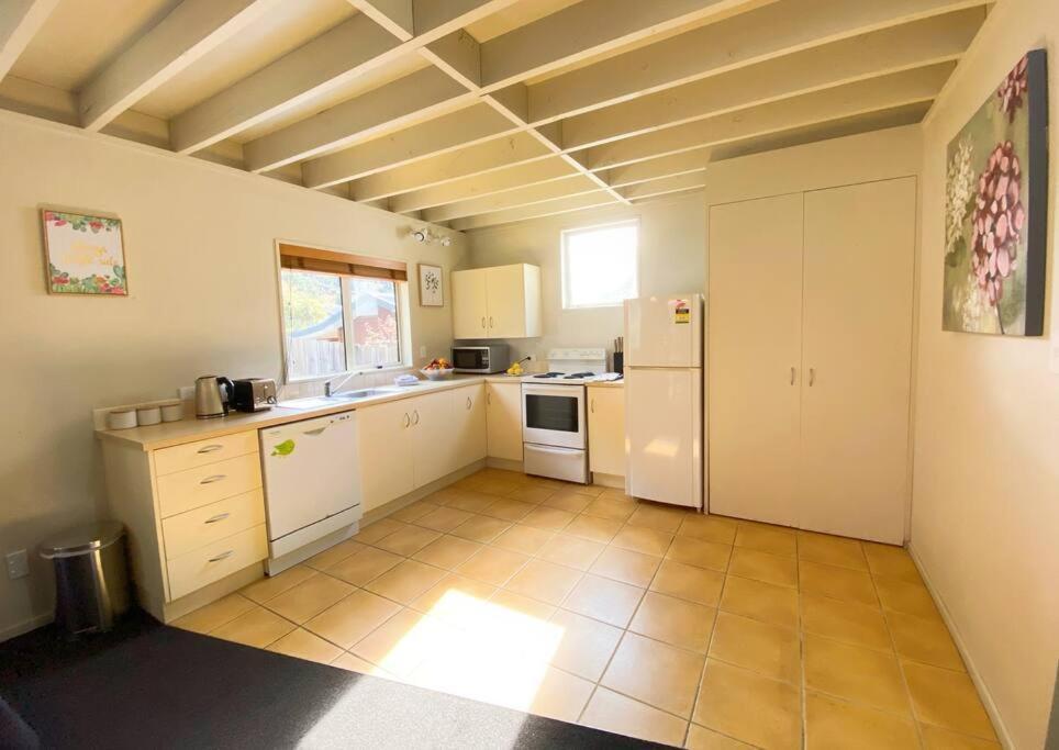 Hideaway Rima - In The Cbd Apartment Queenstown Bagian luar foto